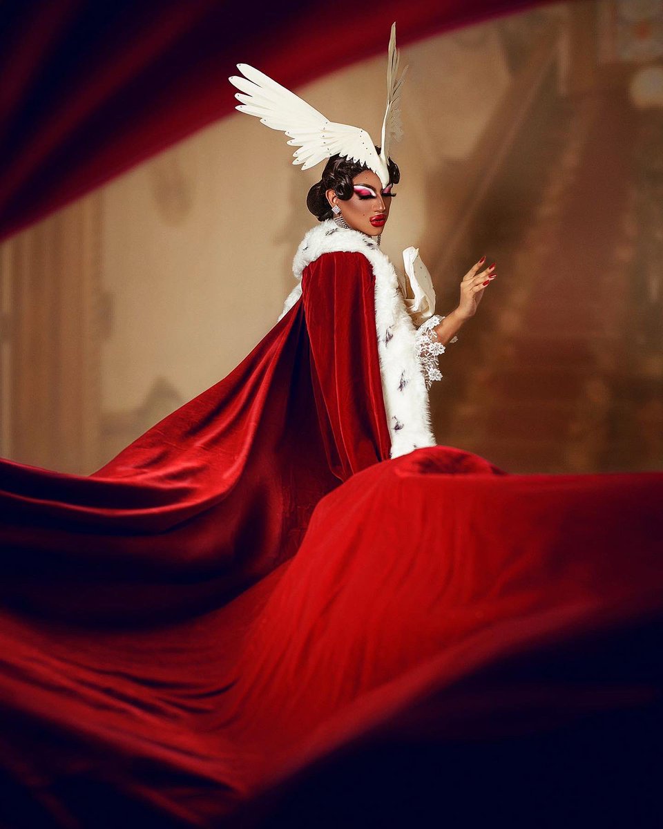 gerardoxgarza2's tweet photo. LA MÁS IMPERIAL 
@REBELMORK 
Foto y retoque por mi 📸♥️
Wearing DXVA @christopherdxva 
Tocado: @PatyPinata 
#LaMasDraga4 https://t.co/MaYlTw5Kag