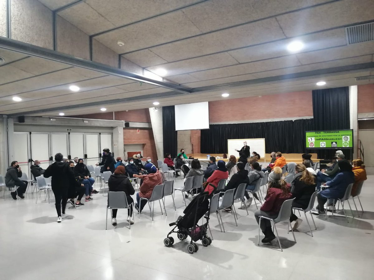 PAH_Trs's tweet photo. 🤔 Por cierto, para el lunes teníamos otro desahucio y ayer en asamblea supimos que, gracias a la presión SE HA PARADO!! #PedroSeQueda ✊😎 @LA_PAH hace muuucha faena invisible, que también hay que compartir!! 😍💪 #StopDesahucios #OrgulloPah #LogrosPah cc @pahcatalanes https://t.co/mGcZojmLfM