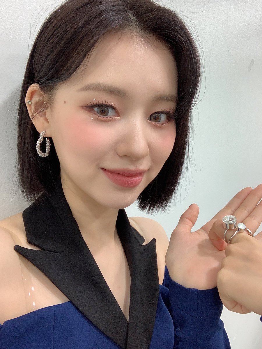 오늘의 엘리
쇼챔언도 잘 끝냈어요!!! 키링들 잘 봤나요?! 나 오늘 엔요였어><🥰
#엘리