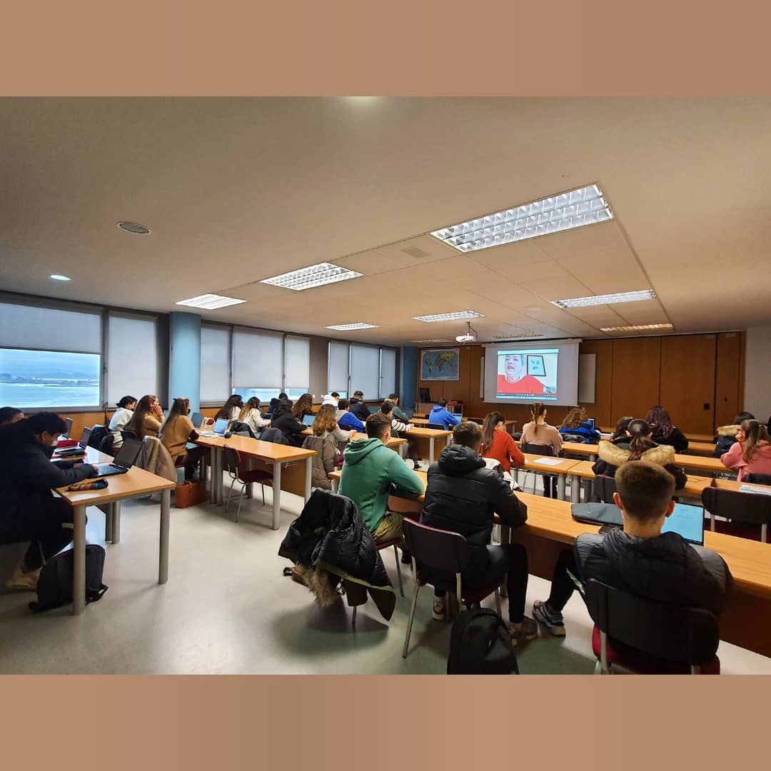 EscuelaAltamira's tweet photo. En la asignatura de Gestión de Empresas de Alojamiento nos hemos conectado virtualmente con Tina Diez Hoyal, co-propietaria, junto a 3 de sus hermanos, de @PosadaCucayo, situada en Dobres. 

#turismo
#turismorural
#GGHYT https://t.co/NOyALZRoVB