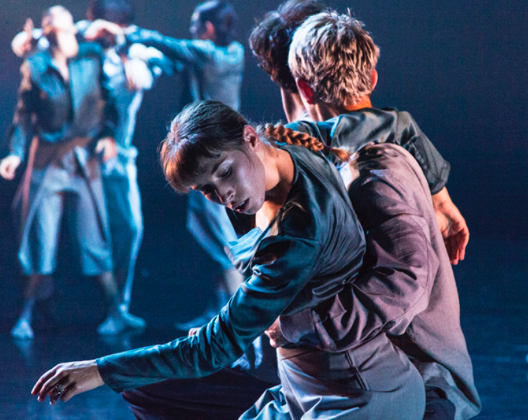 OLTRE LA SCENA_DANZA!!
incontriamoci su ZOOM! Pillole di approfondimento con Silvia Poletti, per conoscere meglio gli spettacoli in programma!
VENERDÌ 26 NOVEMBRE H 18.30 si parlerà di...
SPELLBOUND CONTEMPORARY BALLET
VIVALDIANA
info --> bit.ly/3FFWrHB