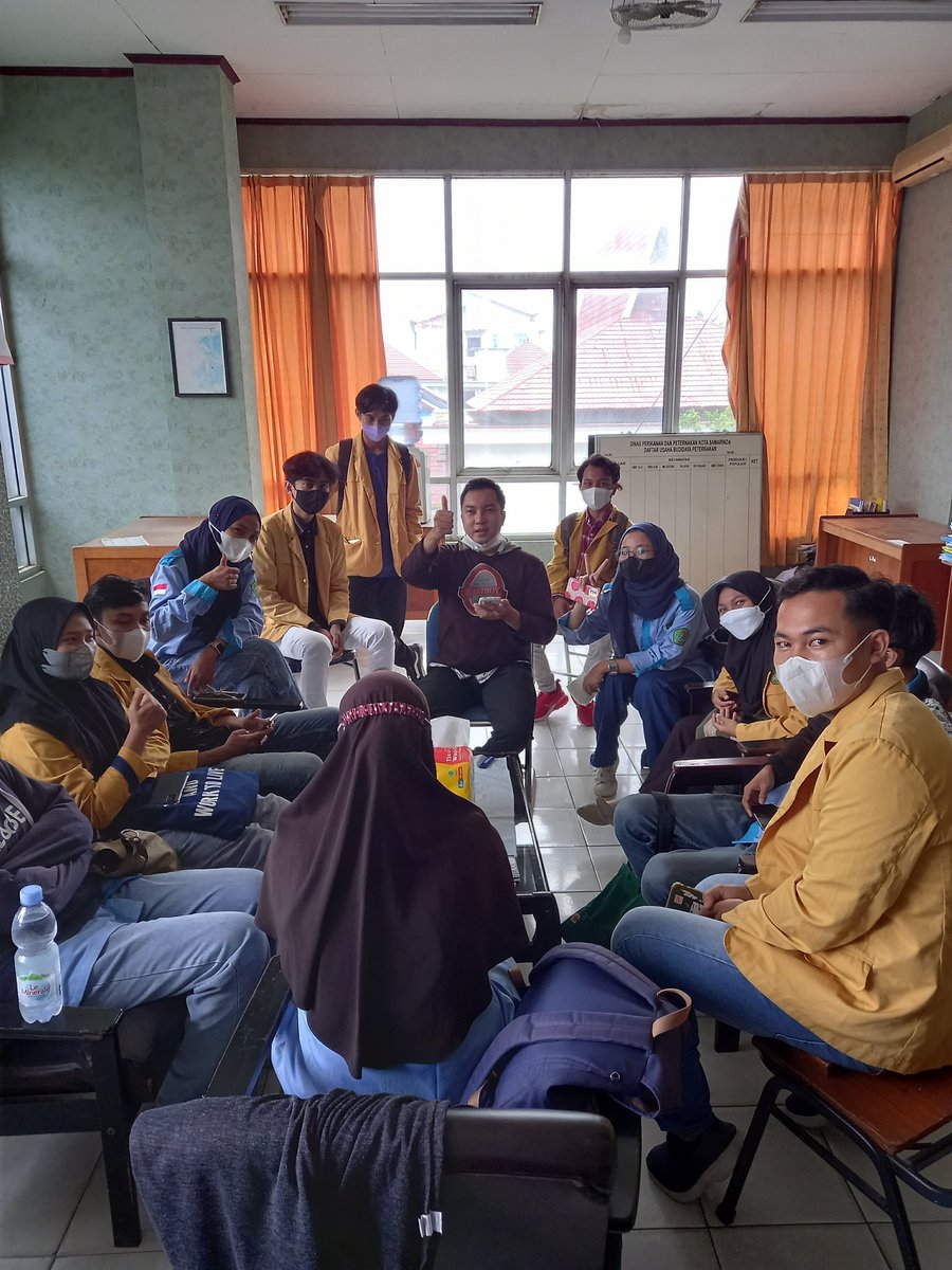 AM_Samarinda36's tweet photo. Rabu (24/11), Tim Luhkan, di Dinas Perikanan, Koordinasi mingguan kegiatan Luhkan Kota Samarinda_ Input target kinerja matriks serta Zoom Bimtek Auditor dan Verifikator SNI CBIB via daring hari pertama, #GiatLuhkanSatminkalTegal #Samarinda #Aktifitas https://t.co/SBKoI7uB1Z