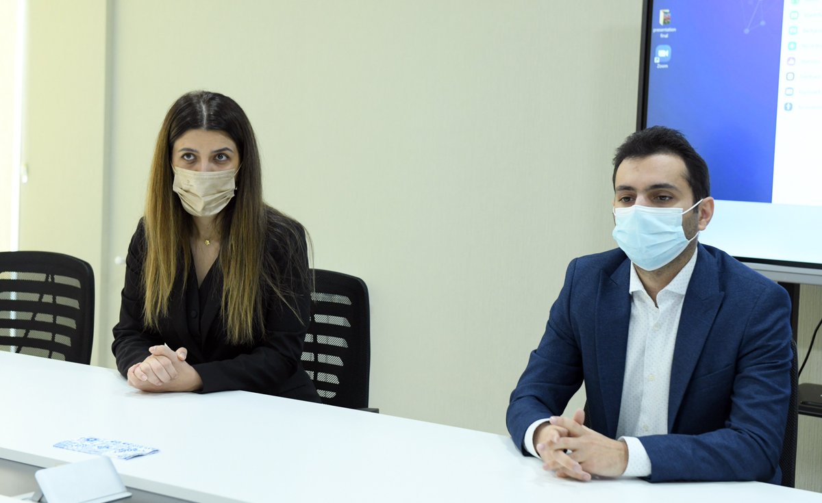 Dövlət İmtahan Mərkəzinin Direktorlar Şurasının sədri Məleykə Abbaszadə "Yüksəliş" müsabiqəsinin mentorluq proqramı çərçivəsində layihənin qaliblərindən biri olan Orxan Zakirovla  görüşüb.

#Yüksəliş2021 #YüksəlişMüsabiqəsi #YüksəlişSizinləBaşlasın #ÖlkəninGələcəyiniQur