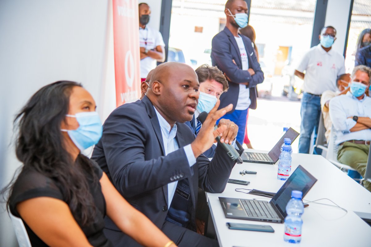 African_DS's tweet photo. Toutes nos félicitations à la solution YEBA PE BATELA de l’équipe Dunia qui répond au #Zoohackathon sur la lutte contre la criminalité faunique en #RDC.
@USEmbKinshasa, @FondsOkapi, @IccnRdc, @AfricanParks , @TheWCS, @AWF2021, @Vodacomcongo, @airtelrdc https://t.co/bdbnwURYlL