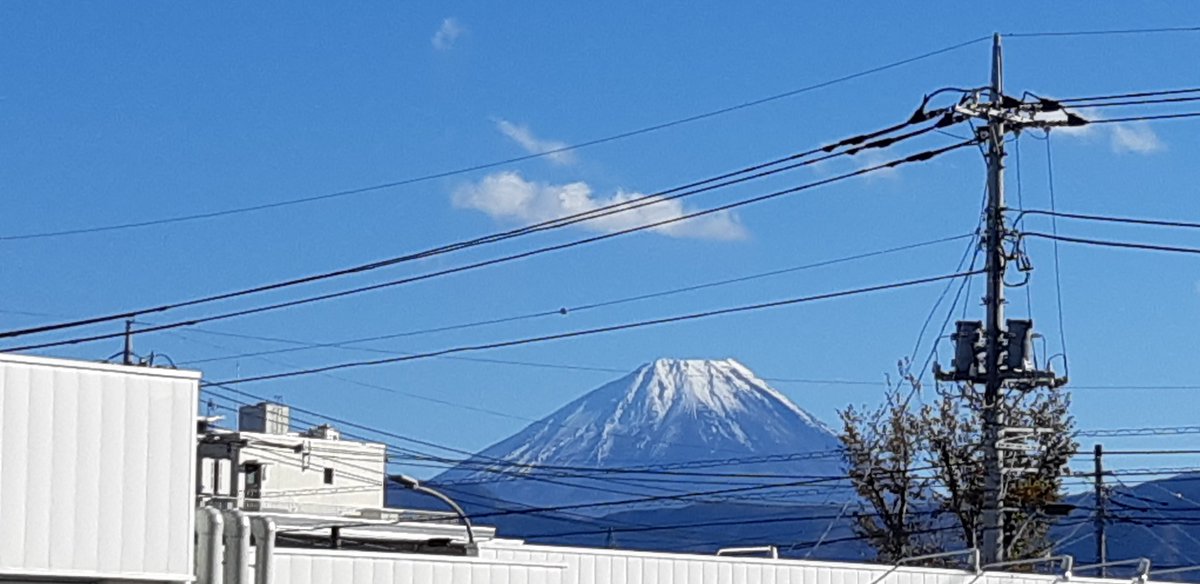 今日の富士山🗻南アルプス市内からの富士山🗻と甲斐市内からの夕焼け富士山🗻癒される～☺️田舎だけど、いつも富士山が見える山梨が好きーっ💖