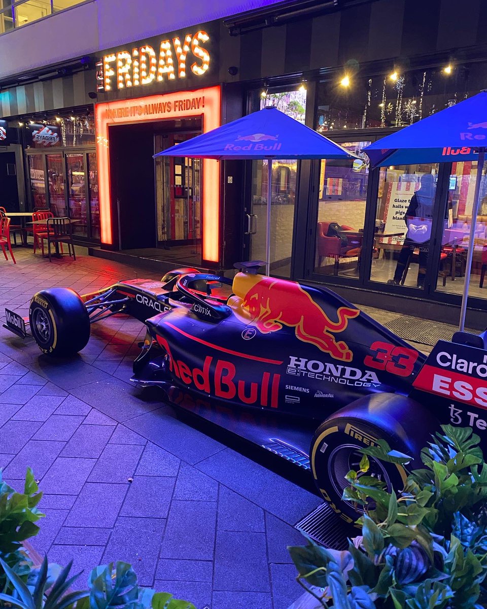 MattP1Gallagher's tweet photo. I literally cannot escape F1…

Went out for a meal last night before seeing a show in London with Soph…

Rock up outside the restaurant and there’s a bloody F1 car sat there 😂 https://t.co/39ulERvl16