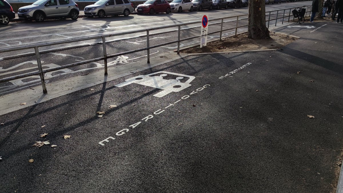 grandlyon's tweet photo. 🚗 Voici la nouvelle gare de covoiturage #Gailleton, situé sur le quai Gailleton, à #Lyon2 ! https://t.co/cpSIjDV8YJ