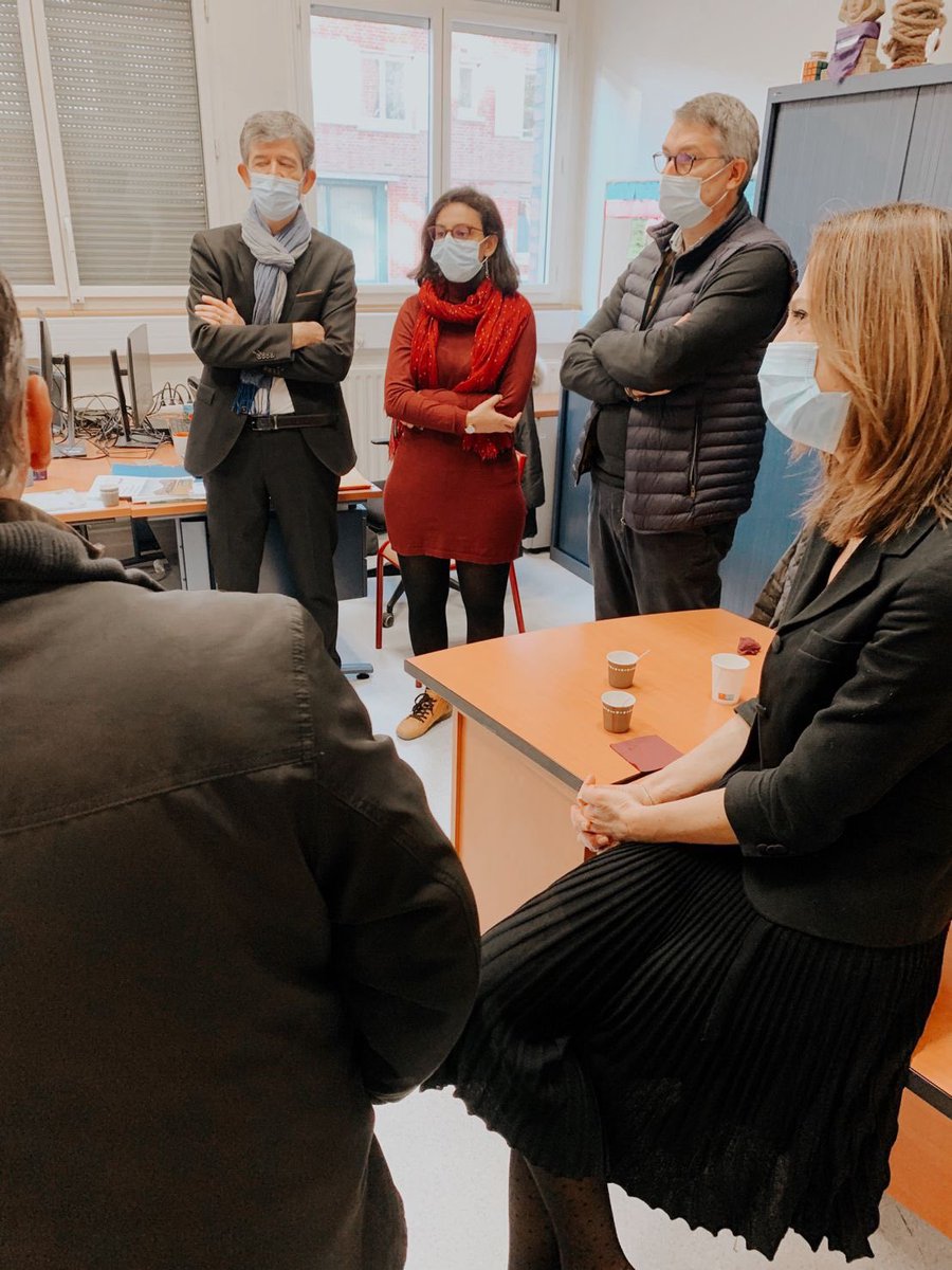 UPJV_Univ's tweet photo. Hier Alain Asquin - délégué ministériel à l’entrepreneuriat étudiant a rencontré les équipes de direction #A2U @Univ_Artois @UPJV_Univ @ULCO_Univ ainsi que les équipes opérationnelles afin de discuter des actions et des projets d’avenir !
#entrepreneuriat #hautsdefrance https://t.co/EcbNCssv1e