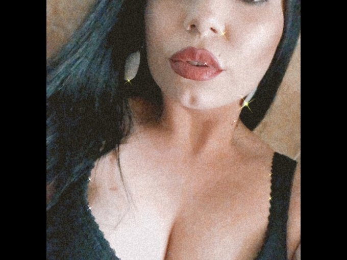 I'm online right now on SkyPrivate - pay-per-minute system for Skype live shows. Call me right now in