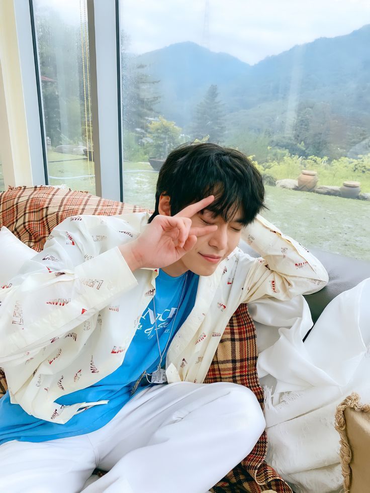 julian evan tweet media