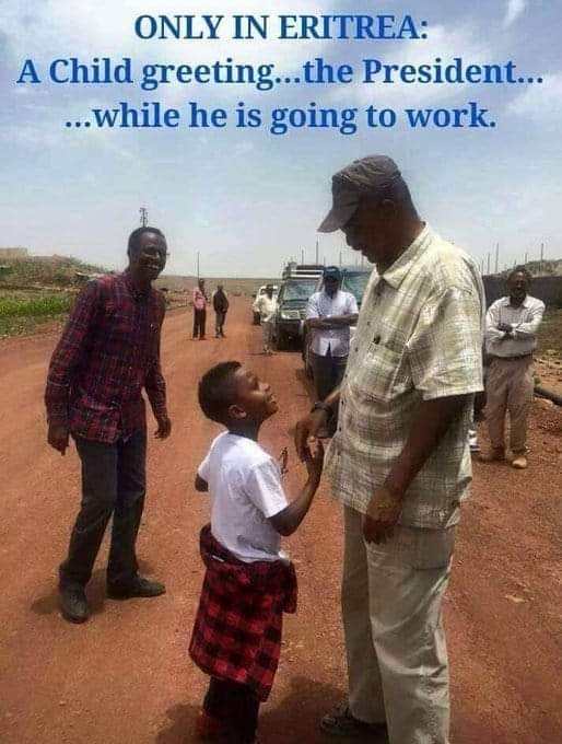 IseralYpfdj's tweet photo. ኣብ ኤርትራ ጥራይ ዘጋጥም ተርእዮ!

ሓደ "ፕረሲደንት" ንስራሕ ኣብ ዝወፍረሉ ግዜ፡ ኣብ መንገዲ ዝኣክል ግዜ ሂቡ ንቖልዓ ዘዛራርብ! https://t.co/zudZMnlOmH