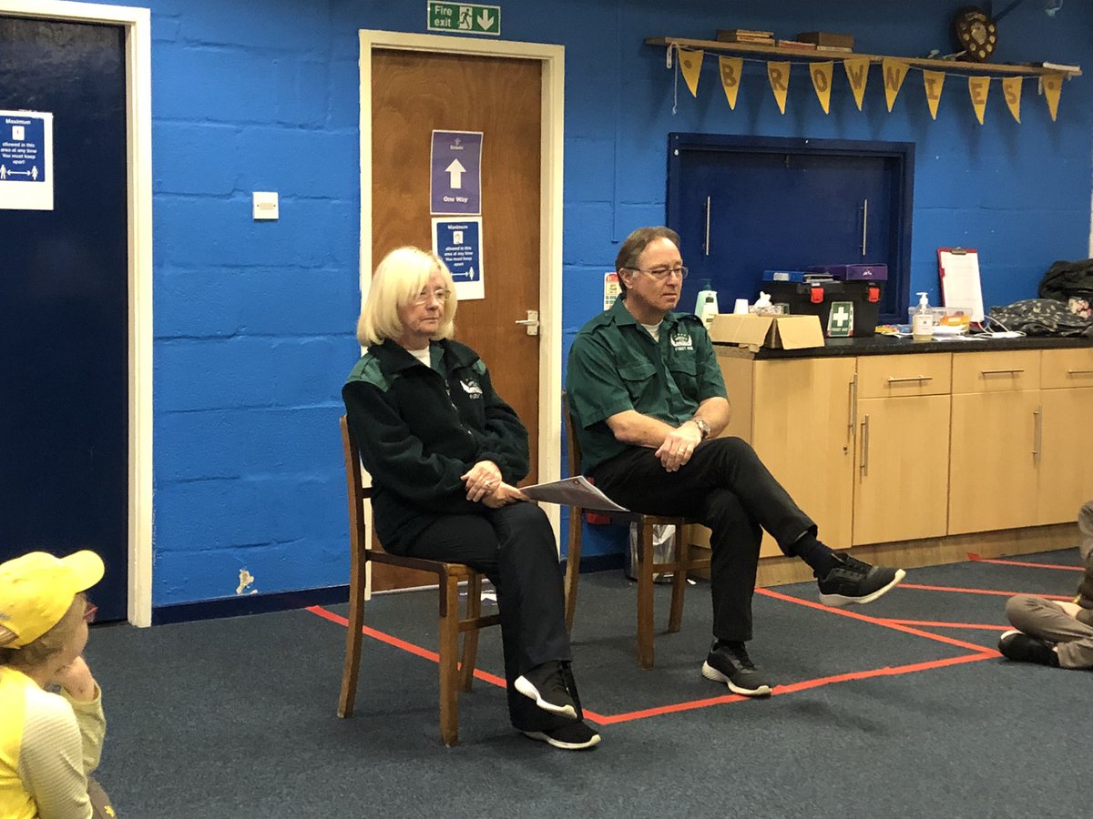 2ndWhittle's tweet photo. Last night we were lucky enough to be joined by David &amp; Gail from Chorley’s Angels to start off our First Aid Skills Builder. We learnt all about DR ABC and put the recovery position into practice. @Girlguiding @Girlguiding_NWE https://t.co/siftfmdWeX