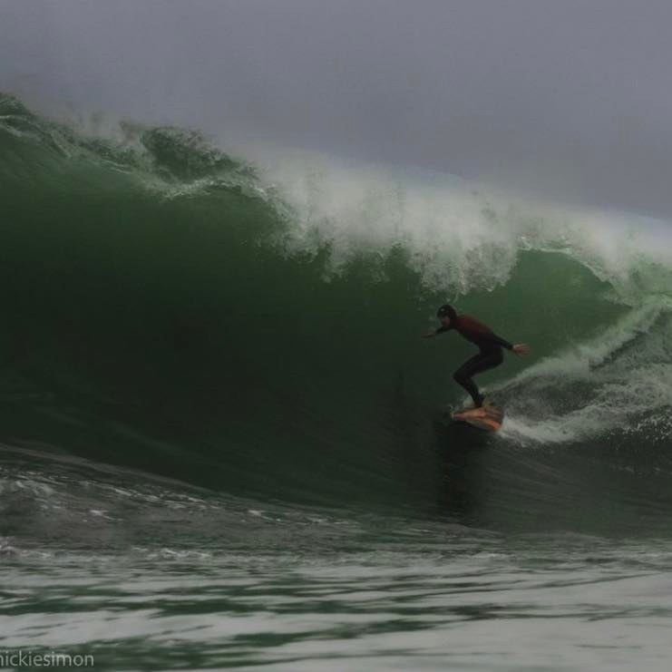 Surf_Cornwall's tweet photo. The surf has been pretty good recently and we think @hickiesimon has captured it perfectly. Check out his pages for more incredible surfing action shots!

#surfingcornwall #moodysurfing #wintersurf #cornwallsurfing #southcornwallsurfing #cornishsurf https://t.co/XTMLWehd50