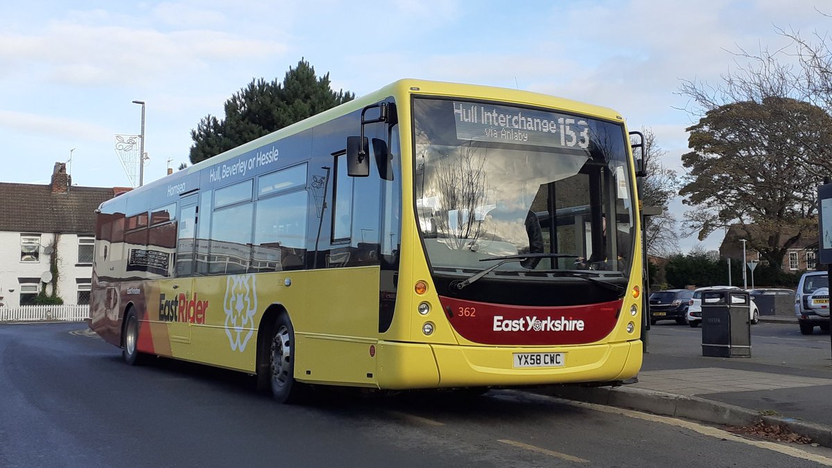 Woodling7163's tweet photo. Seen in Anlaby is @EYBuses Volvo B7RLE Plaxton Centro YX58CWC - 362 on it's first day in service since its refurbishment and repaint https://t.co/qpyvoEx9Kc