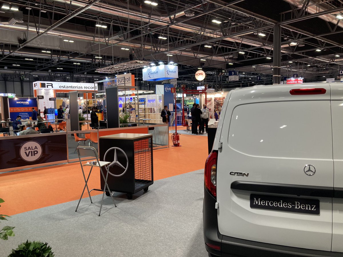 La nueva Citan de @MBFurgonetas se estrena en #logisticsmadrid #Citan #feelsgiant #mbvans #ifema <a href="/UNOlogistica/">UNO</a>