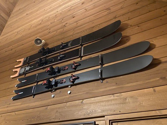 aomidori8447's tweet photo. 早くシーズンインしたいですね
3シーズ目のペスカド
2シーズン目のforma
今シーズンもよろ��く⛷

#繋げるLINEの輪　#繋げるseasoneqptの輪
#異母兄弟 #エリックポラード　#EricPollard https://t.co/FotFJsL0ic