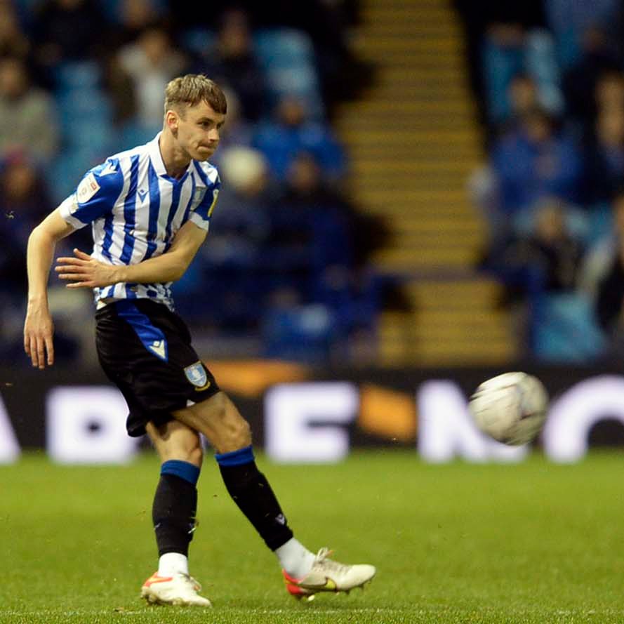 A busy few days for @ciaran_brennan4! SWFC league debut on Saturday, in the starting XI at Hillsborough on Tuesday..

Contributing to back-to-back wins for the Owls 👏