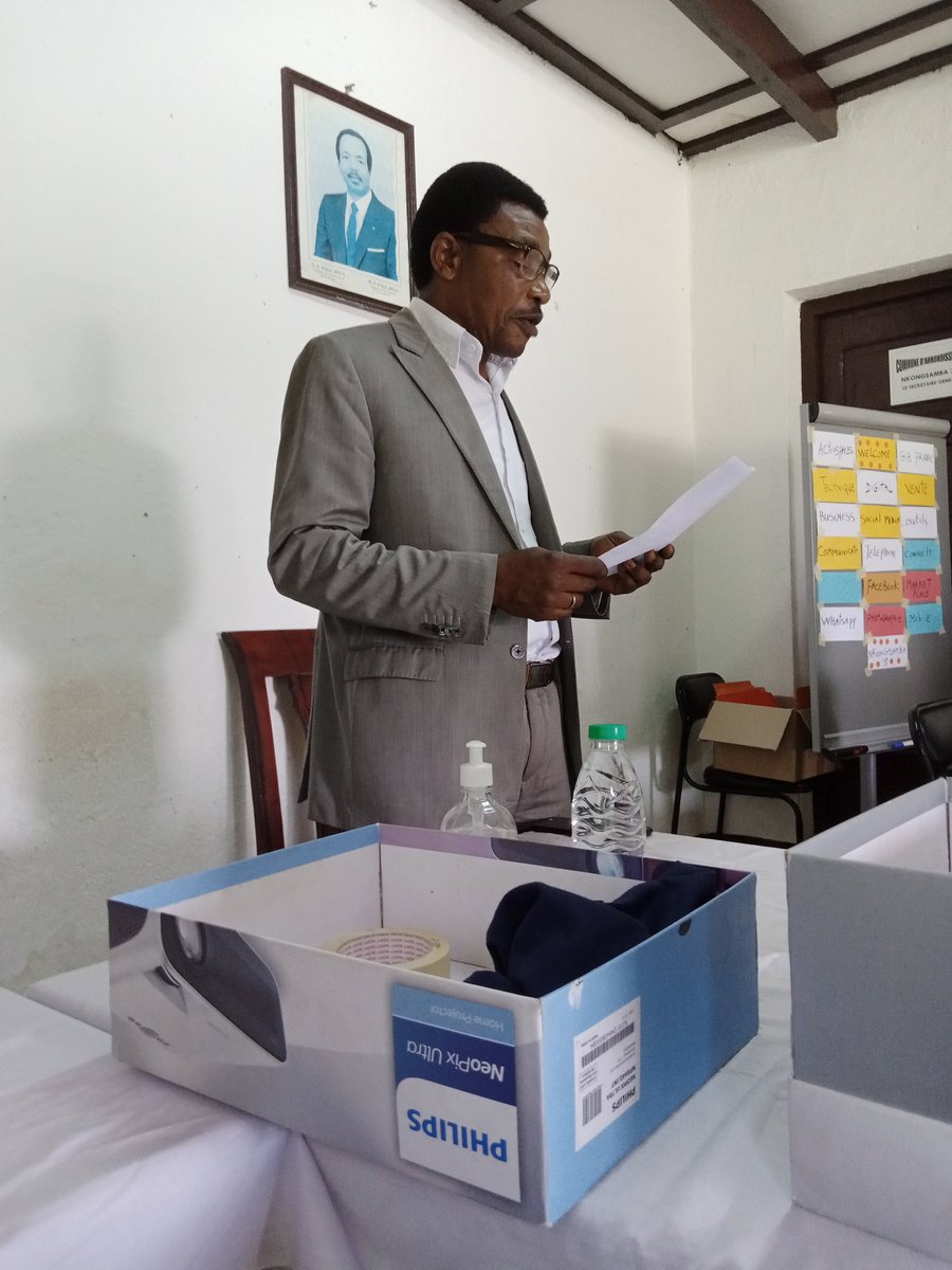 DigaMathieu's tweet image. Comment booster son activité commerciale grâce au numérique 📲, voici ce qui rassemblent ce jour à #Nkongsamba 3ème trente femmes commerçantes du Moungo. 🛍️ La formation est assurée conjointement par @ActivSpaces et le #PRADEC, afin de les accompagner dans la vente en ligne 💵📲