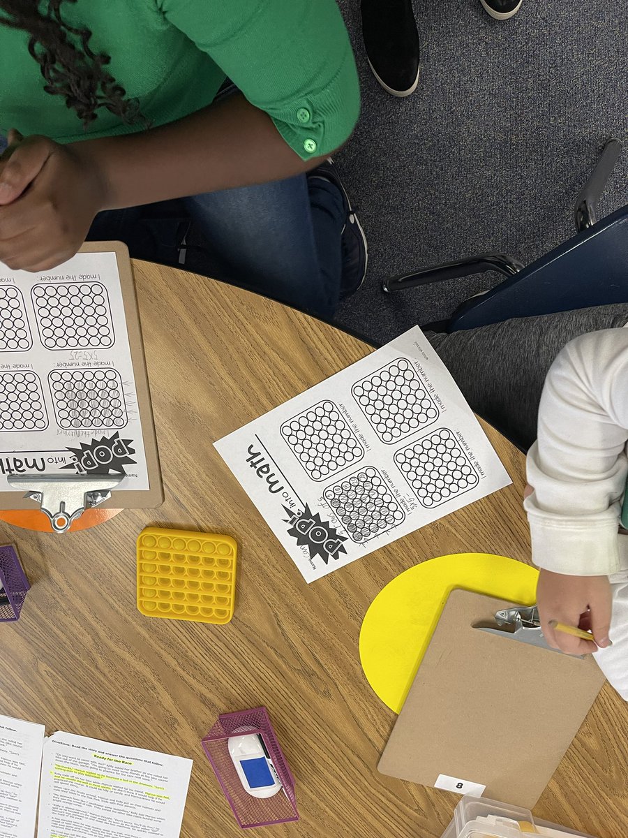 MsWittmanThird's tweet photo. This week we introduced a pop it math game to our math stations. They are great for multiplication and division arrays ✖️➗ https://t.co/A4HJgaEY9p