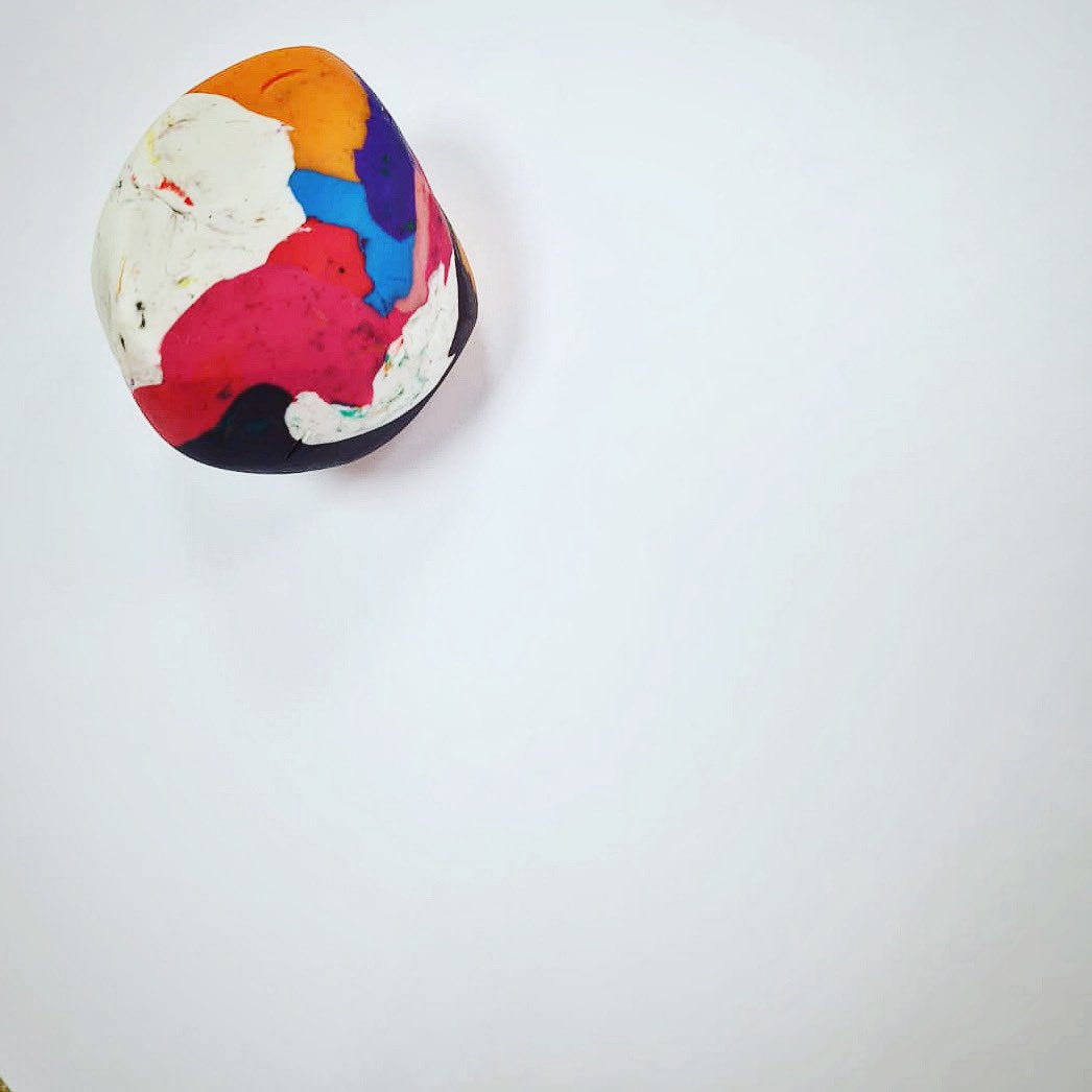 cest_services's tweet image. Today’s image is from our dance movement psychotherapist experimenting with positioning and materials. Exploring different ways to represent bodily form and movement in a visual way. #movementtherapist #dancetherapist #movementdancepsychotherapy #creativetherapy #DMP #artstherapy