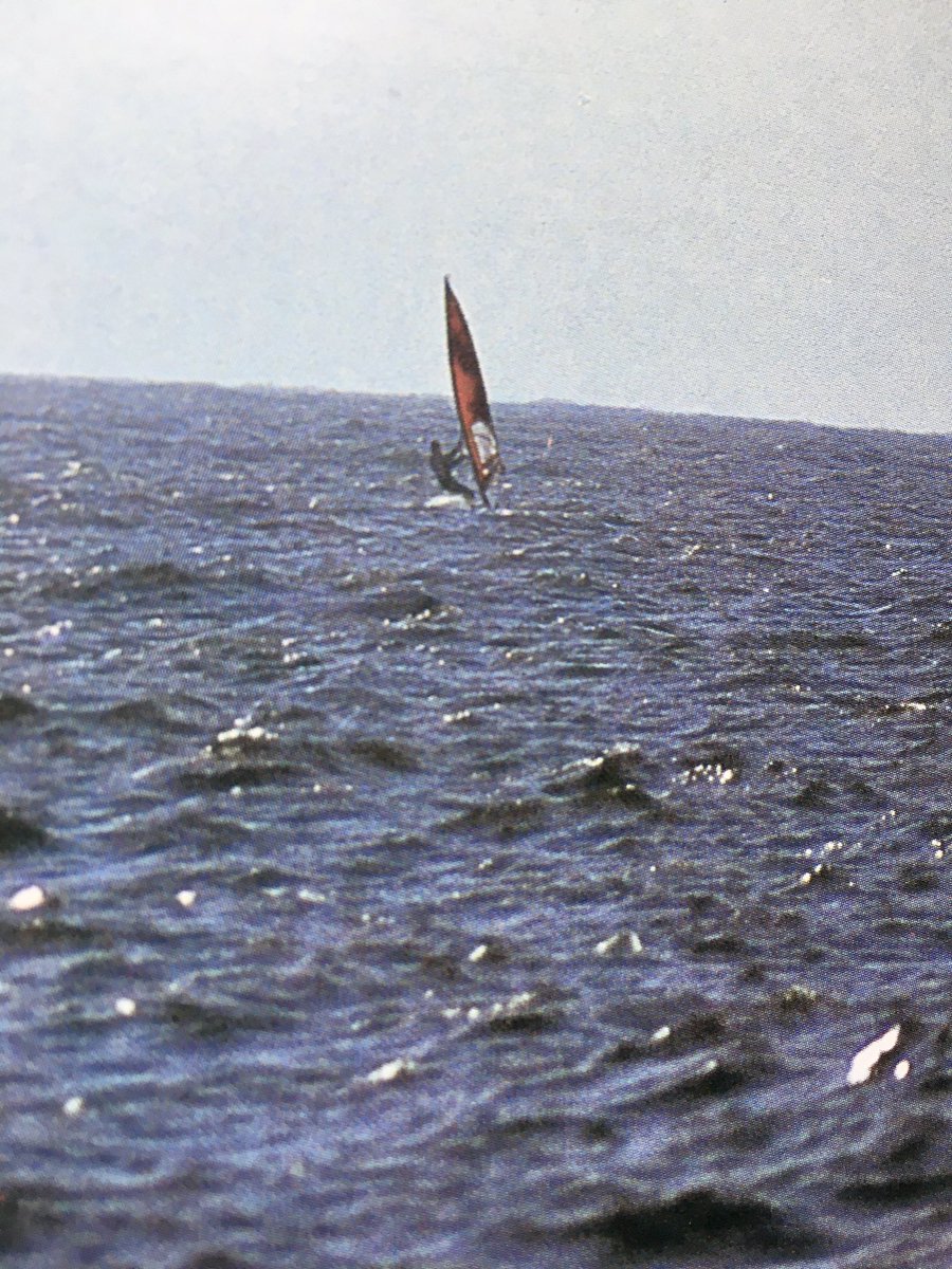 tatianaderosnay's tweet photo. Il y a 37 ans, Arnaud de Rosnay a quitté les côtes chinoises le 24 novembre 1984 sur une planche à voile pour traverser le détroit de Formose et rejoindre Taiwan. Sans laisser de traces. Disparu à jamais. Voici les dernières photos de lui. Arnaud, inoubliable. #arnaudderosnay https://t.co/FUXlfAyMS0
