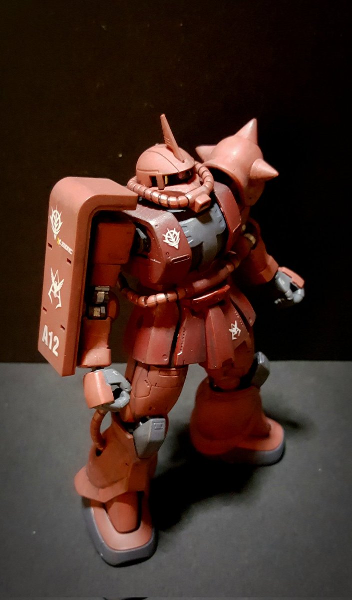 K_2_METAL's tweet photo. 出来た(*´ω｀*)

リバイブザクと比較してみたくてオリジンザク作った！
何気にオリジンのシャアザクは初
リバイブザク同様に成形色つや消し仕上げDEATHΨ(￣∇￣)Ψ
#ガンプラ
#HGザク https://t.co/5gX67xmIYH