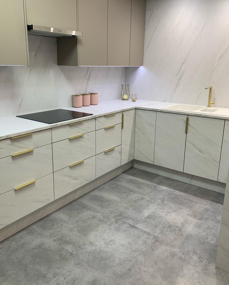 To have a kitchen this clean 🤩

The gold handles and tap combined with the marble look gives a luxury feel to the home ✨✨

⭐️ Bespoke Designs to fit every home
⭐️ Stress &amp; Hassle Free Installation 
⭐️ Local Knowledgeable Fitters 

Contact us for a FREE quote &amp; 3D design