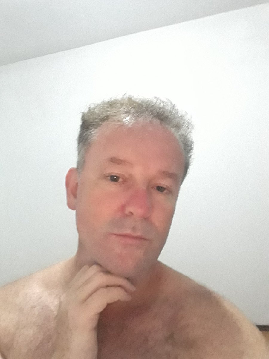 JIvanirodrigues's tweet photo. @ParisHilton @peacockTV VAMOS CASAR NA SINAGOGA AQUI! EU CORTEI  O MEU CABELO PRA ISSO PARIS. https://t.co/k3EOQHrMTk