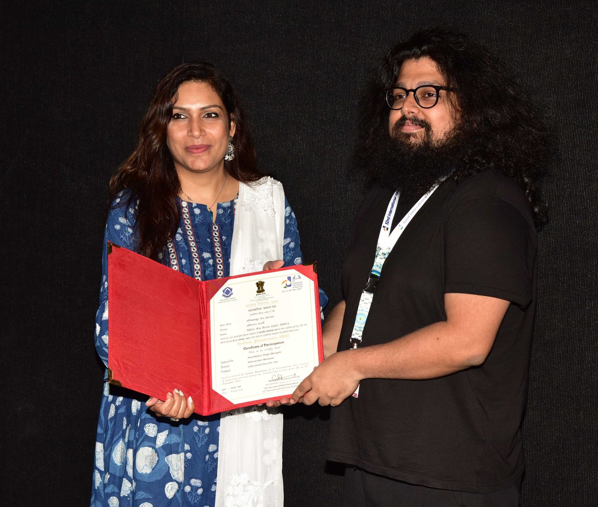 🦚ONSTAGE STORIES🦚

🎞Indian Panorama Official Selection🎞

Movie: MANIKBABUR MEGH

📹Directed by: Abhinandan Banerjee
#IFFI52 #internationalfilmfestival #IFFI #azadikaamritmahotsav #indiaat75