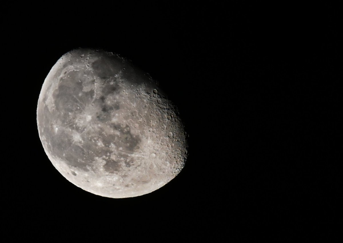 cnikonshooter's tweet photo. Cold dark space
#lunarphotography #shootthemoon #snapthemoon #nikon #nikonphotography #nikonphoto #nikonz50 #sigmalens #nasa #NightPhotography https://t.co/ll95Pc03Sa