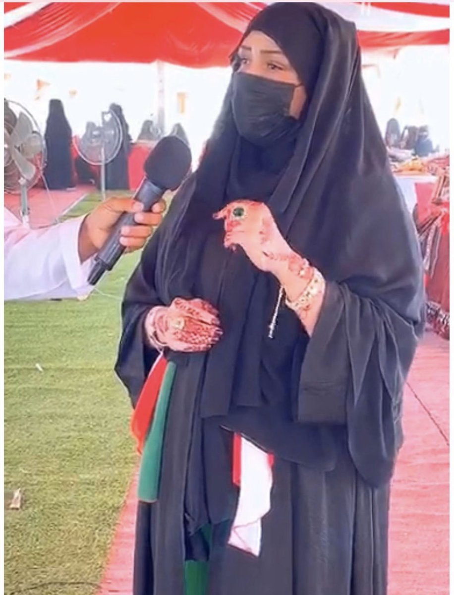 مشاركة الشيخه جميلة بنت سالم الحريزيه رئيسة رائدات الأعمال #بولاية_المزيونه  في تنظيم  معرض هيئة تنمية المؤسسات الصغيره و المتوسطه .
كل الشكر و التقدير #هيئة_تنمية_المؤسسات_الصغيره_والمتوسطه على حرصهم و جهودهم المبذوله .#نوفمبر_المجيد