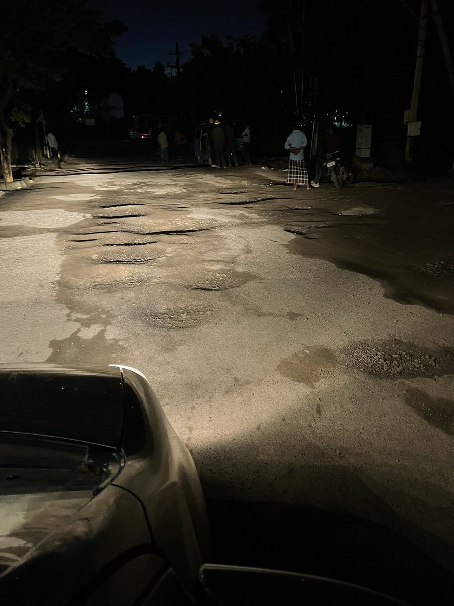 VikramKhoda's tweet photo. @BBMPCOMM For past 2 years, no road has been built leading to Shriram Chirpingwoods in Shubh enclave (Haralur). No street lights have been installed. It is nightmare to drive. Refer pictures #BBMP #BJP #Roadsafety #Bengaluru https://t.co/BEvru5th3U