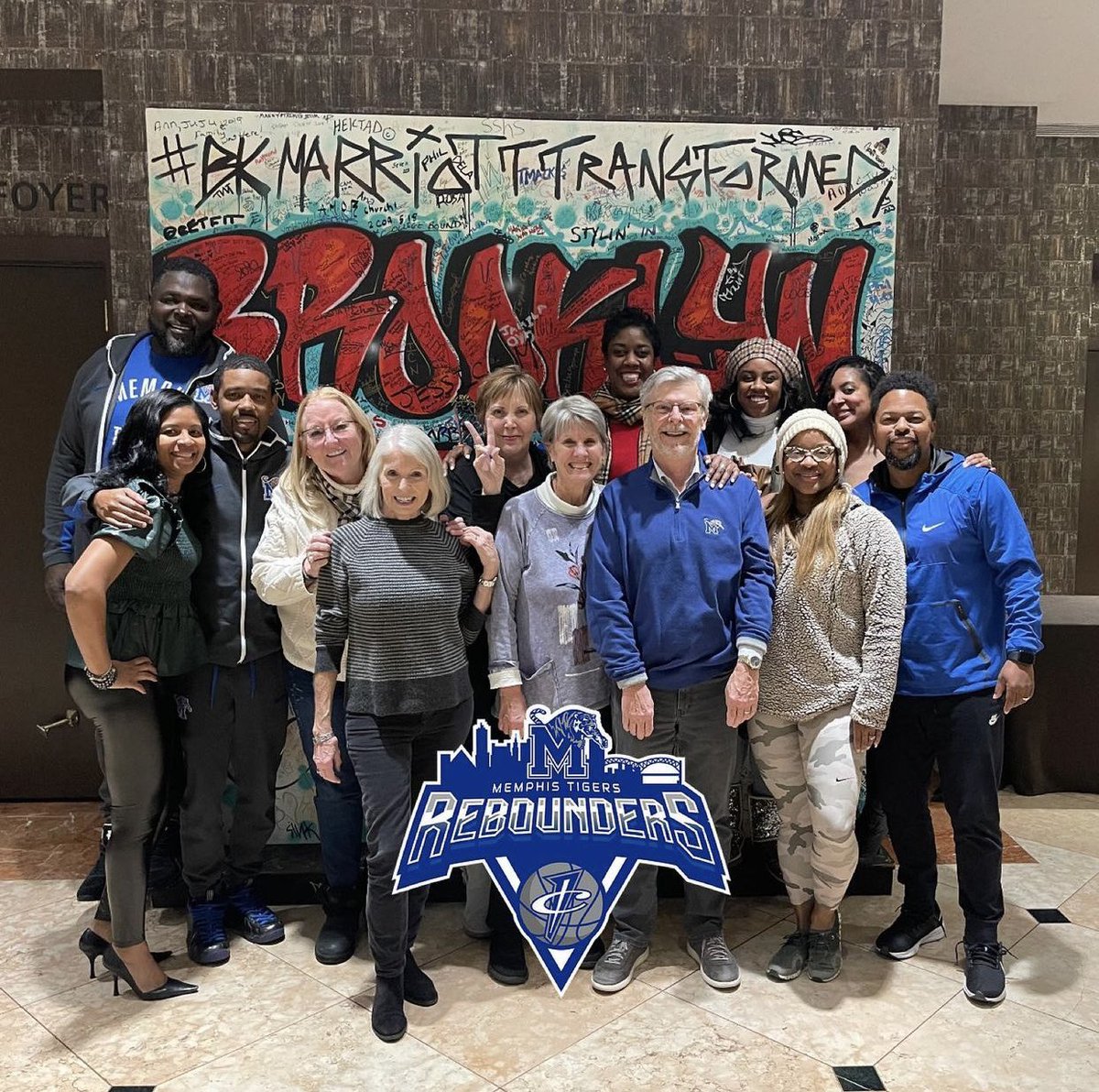 UofMrebounders's tweet photo. We are small but mighty.
Brooklyn, NY the #MemphisRebounders are HERE!!
#NITTipOff #GoTigersGo https://t.co/smmHqZB80M