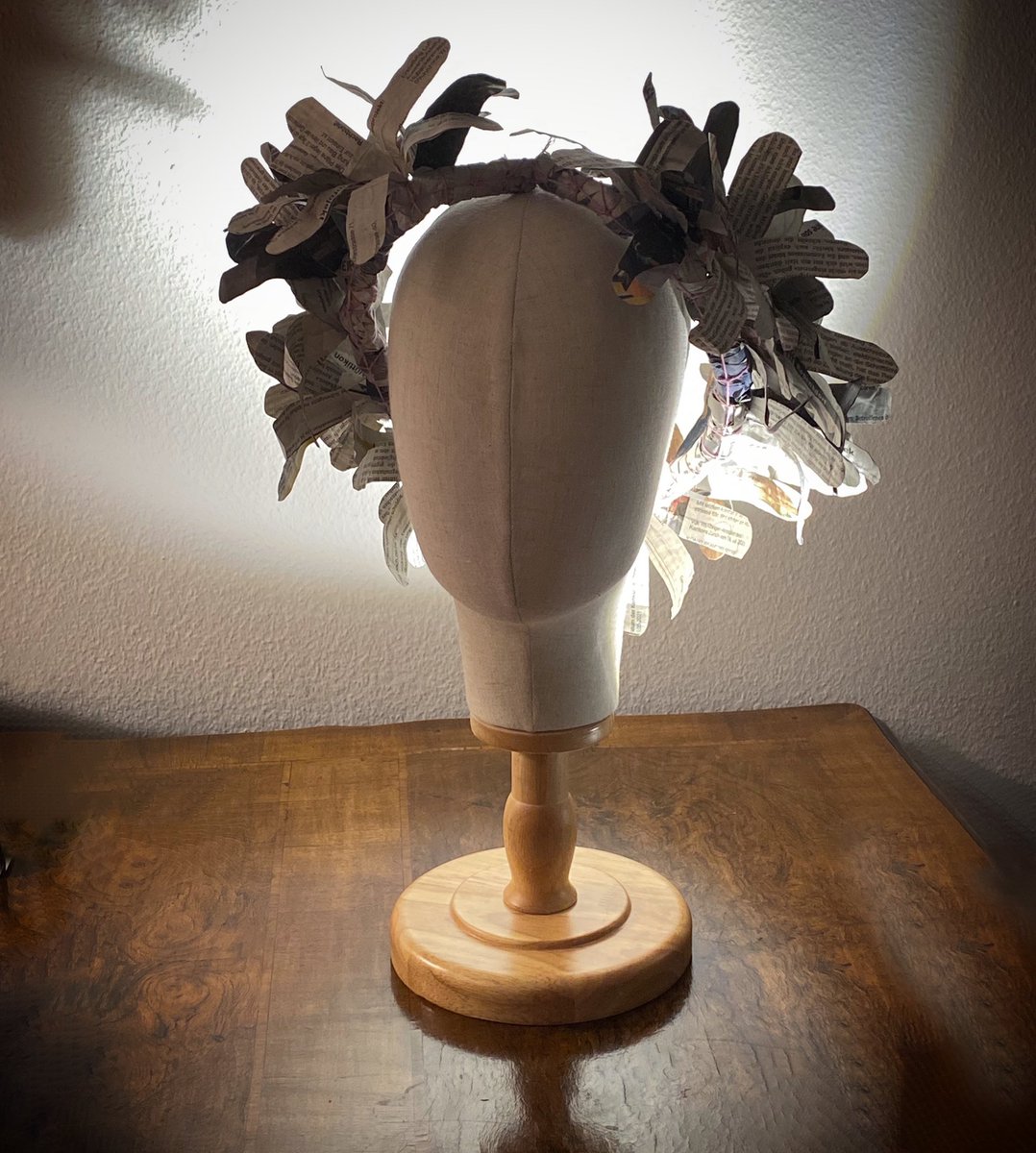 marcelot_art's tweet photo. Flowers wreath of PERSEPHONE / PROSERPINA (work in progress)
#Marcelot #MarcelotArt #ancientoftoday #antikevonheute #Art #Artist #Sculpture #FineArts #ArteContemporanea #Kunst #ZeitgenoessischeKunst #greekgods #greece #rome #colorphotography #mythology #persephone #proserpina https://t.co/Adp8AVNhFE