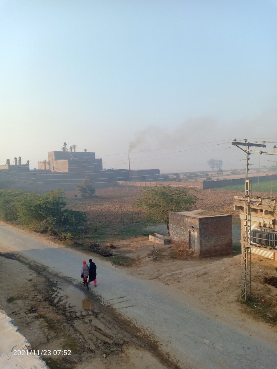 TalhaGoraya7's tweet photo. Three rice mills within the 500 meter radius of village of around 700 individuals. Burning rice husk openly. Raising ash particles in air causing respiratory diseases in the vicinity. Adding smog to the atmosphere.
@KlasraRauf @EPAgreenbldg @pepa. https://t.co/MsfhmPfKTH