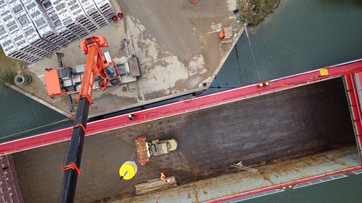 roborigger's tweet photo. Netherland-based SMD Groep put Roborigger to a test to load brick pallets from the factory to the vessel under real conditions! 

The result? 80 lifts in 60 minutes. Roborigger made the rotation precisely and on time - every single time.

https://t.co/gn4VUsyaSE https://t.co/um2FZlAhfC
