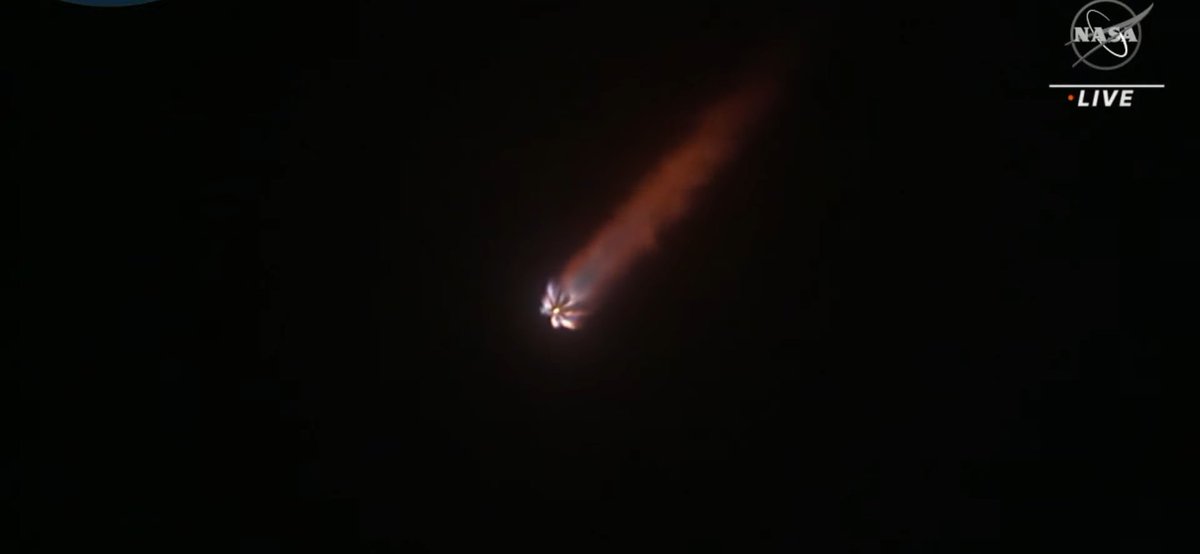 LADIDA83's tweet photo. Nice launch of #DARTMission thanks @nasa and @SpaceX 
#Falcon9 https://t.co/Y24SY8E7LY