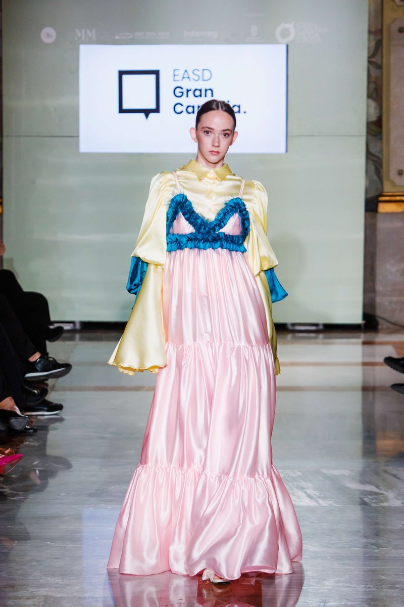 GranCanariaMC's tweet photo. #GranCanariaBridal Accede a la galería completa del desfile de la Escuela de Arte y Superior de Diseño Gran Canaria #easdgc en 'Bridal Collection' aquí:https://t.co/RSwjwAJetx

#GranCanariaModaCalida 
#GranCanaria #LasPalmasdeGranCanaria #Pasarela #Moda #novias #bride #brides https://t.co/S48yjdlCsi
