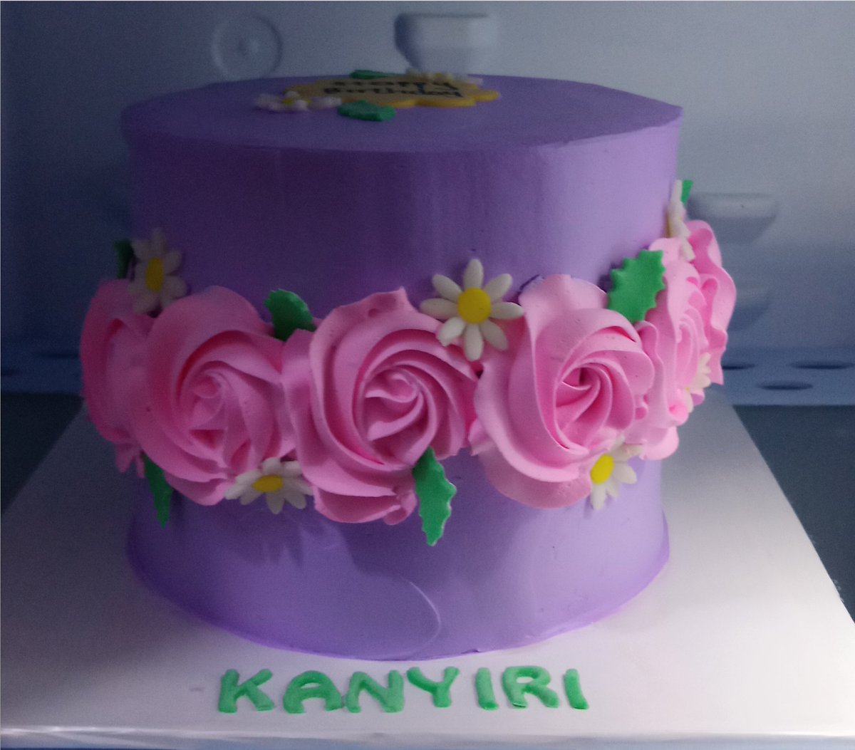 carolnj34344433's tweet photo. And purple is her colour ..from daughter to her mum
#simpleandbeautiful
#daughtermumlove❤💕
#frenchvanillacake
#mum's birthday
#familyfun
0720042557 https://t.co/yr7WJt6Yn2