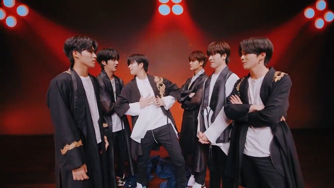 stellarjungwon's tweet photo. Can I copy                      Sure but don't
your assignment?            make it too
                                             obvious. https://t.co/DuySFCpPsE