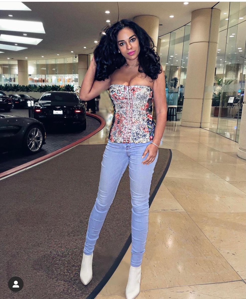 InEarnestOffici's tweet photo. @SharonCarpenter having a #BeverlyHills #Barbie Moment #InEarnest here in our #Sequined #Floral #Bustier | #AMAsWeekend  in @InEarnestOFFICIAL ❤️ https://t.co/sbLmMWROj9