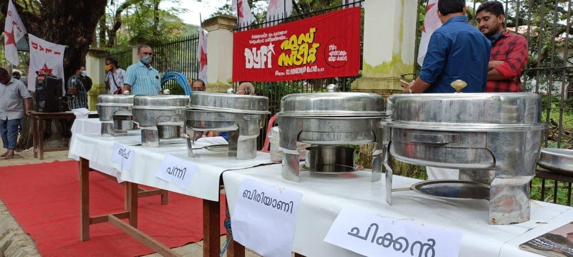 There is a hate campaign by RW targeting Kerala's Muslim-owned restaurants. How did Kerala counter it???

CPIM's youth organization, DYFI, is organizing a 'Food Street' today against Sangh Parivar politics of mixing religion and food, all across Kerala.

'Food has no Religion.'❤️