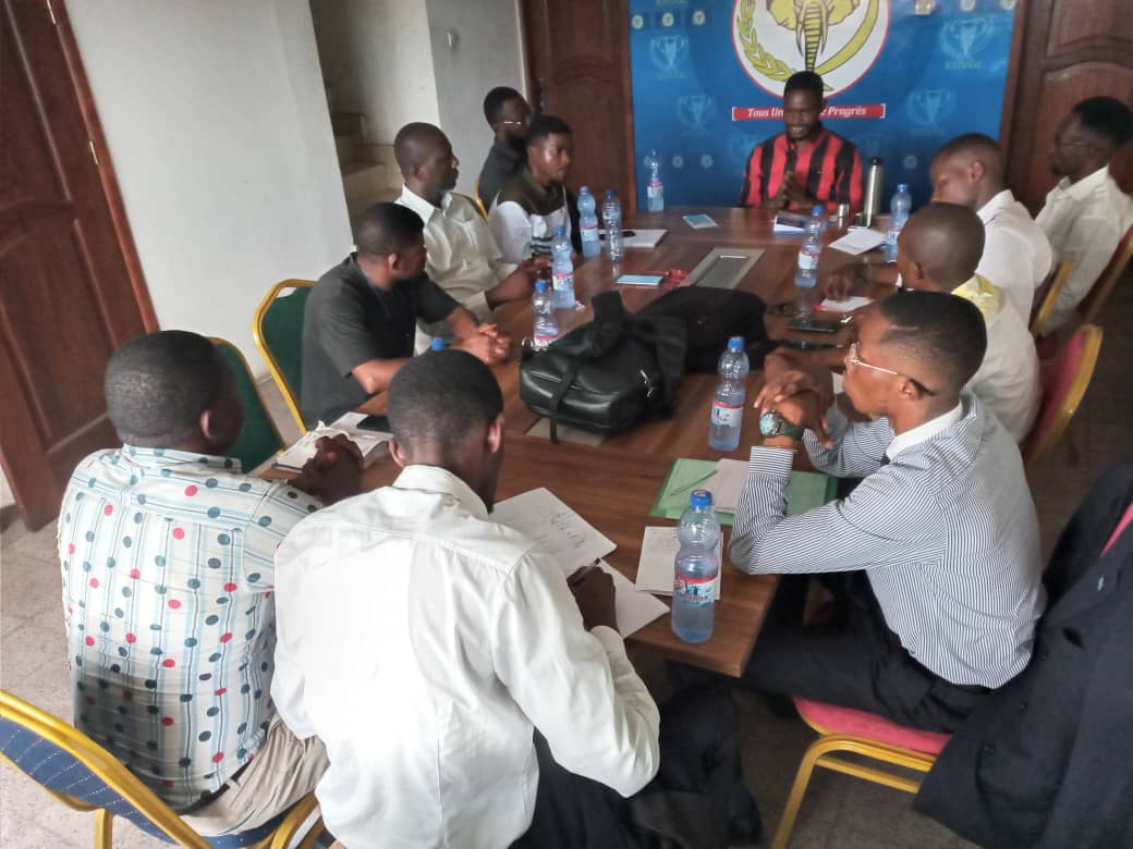 BendeloArnold's tweet photo. Notre désir de réussir est plus fort que notre peur d'échouer.
@Envol_Rd_Congo le parti des idées et des valeurs.
Un autre congolais est possible avec une jeunesse consciente, engagée, motivée et déterminée à rompre avec les antivaleurs. https://t.co/x4cYOsMIdg