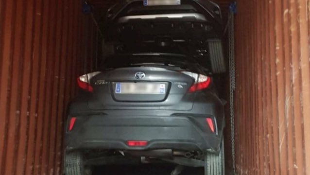 Gendarmerie's tweet photo. #BellesAffaires🚨#IdF : la #gendarmerie démantèle un trafic international de véhicules vers l'#Afrique !
💪#Coopération efficace avec @PoliceNat77 + #SR gendarmerie maritime de #Brest.
49 🚗 volées, préjudice 1,2 million d’€
⚖️2 individus incarcérés
#NotreEngagementVotreSécurité https://t.co/DCjHwuxoUn