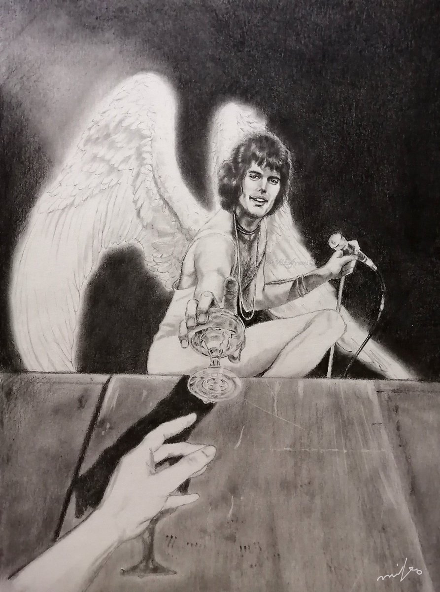Our beloved Freddie Mercury, forever.
貴方からグラスをもらうまで
貴方の分も精一杯生きる
貴方のおかげでそんな風に思えるようになりました
貴方の音楽と歌声と微笑みは
私の生きる糧となり
私の一部となり生き続けます
ありがとうフレディ
愛しています
#FreddieMercury 
#フレディマーキュリー