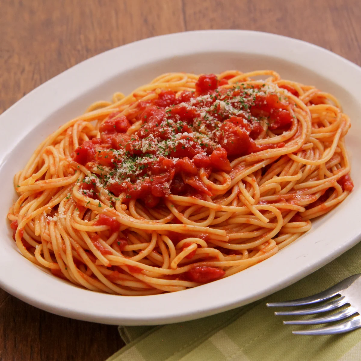 トマトソースを作るとき、あの調味料を加えるとより美味しくなる？！特製トマトソースを使ったパスタレシピ！