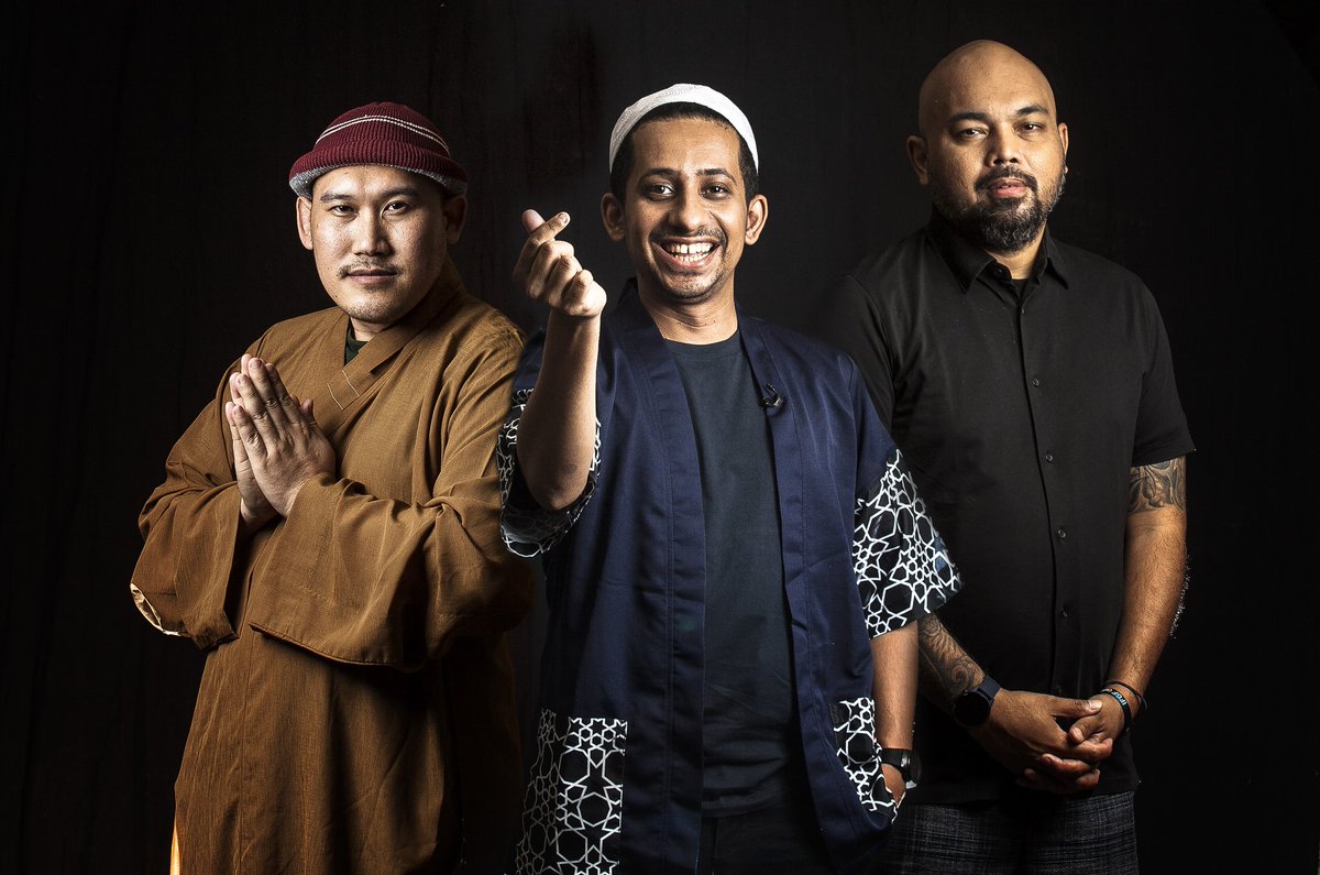 Mereka tokoh agama muda yg akrab, dan sangat rukun. Mereka kerap membuat konten youtube bareng, yg isinya mengajarkan kebaikan, toleransi tanpa saling menyudutkan agamanya masing-masing. #kickandy
BERBEDA TAPI BERSAMA
Minggu, 28 Nov 2021 pkl 19.05 wib
<a href="/Metro_TV/">METRO TV</a> <a href="/MetroTVToday/">METRO TV TODAY</a>