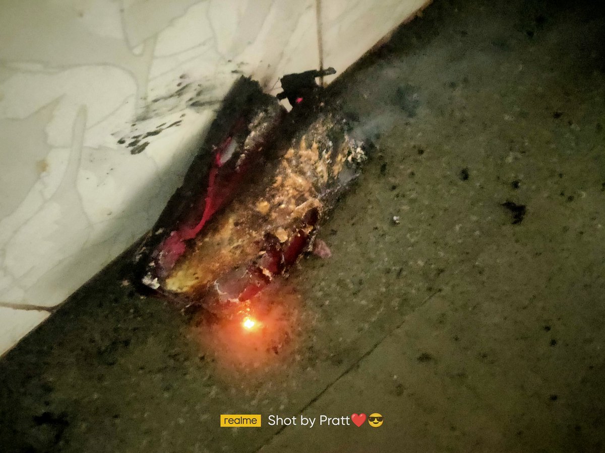 IMKPratik27's tweet photo. #mipowerbank caught fire while charging it was not overcharged still it got fired up @RedmiIndia @XiaomiIndia @Xiaomi https://t.co/hxIkxkpyz0