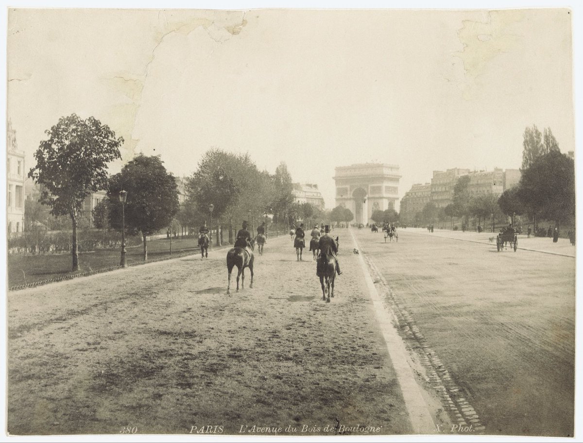 SamuelMartin75's tweet image. Chaque jour, une photo du Paris d’autrefois.
Avenue Foch. Vue prise vers l'Arc de Triomphe. Publication 1880-1900.
Neurdein frères, photographes. BHVP.