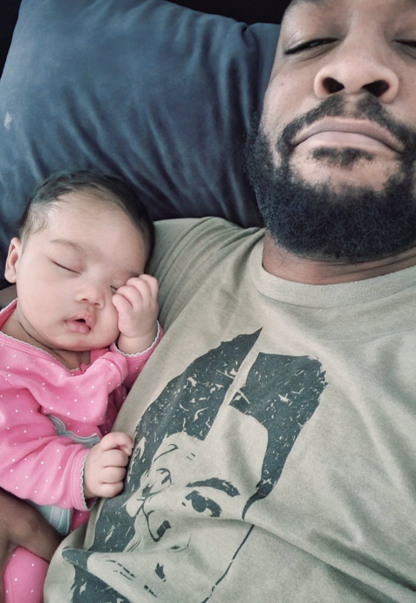UrbanLegend145's tweet photo. She only sleeps for dad 💜🤣 https://t.co/UKnQgT3kfU